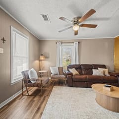 Sleeps 8|Walk to Oaklawn |Free Parking|Fire pit