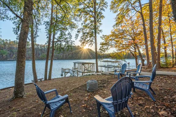 The Cozy Cove on Lake Hamilton | Close to All - Image 4