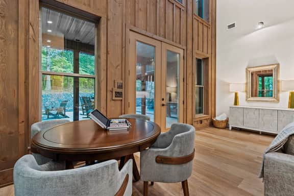 Serene Fall Getaway:Mid week Stay Specials! - Image 5